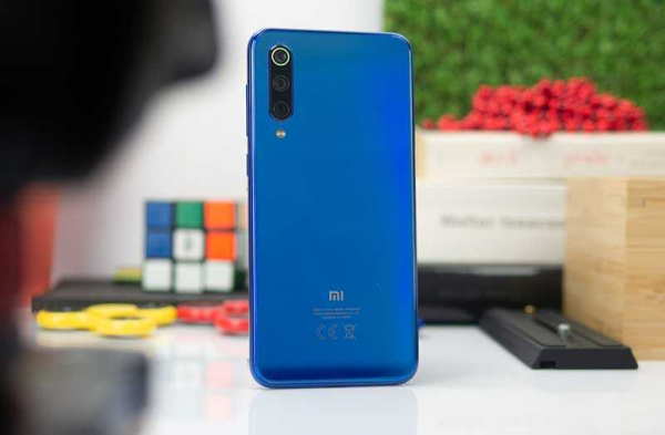 Обзор Xiaomi Mi 9 SE уменьшенной версии флагмана