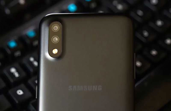 Обзор Samsung Galaxy A01: базовый смартфон для экономных