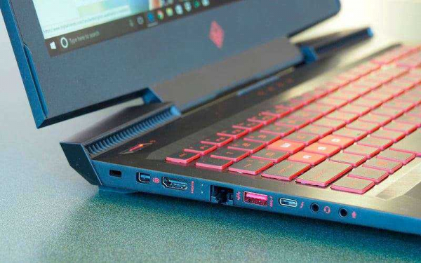 Обзор HP Omen 15 — Мощный игровой ноутбук, который что-то может