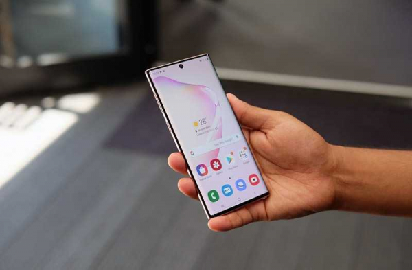 Первый обзор Samsung Galaxy Note 10: меньший смартфон с широкими возможностями