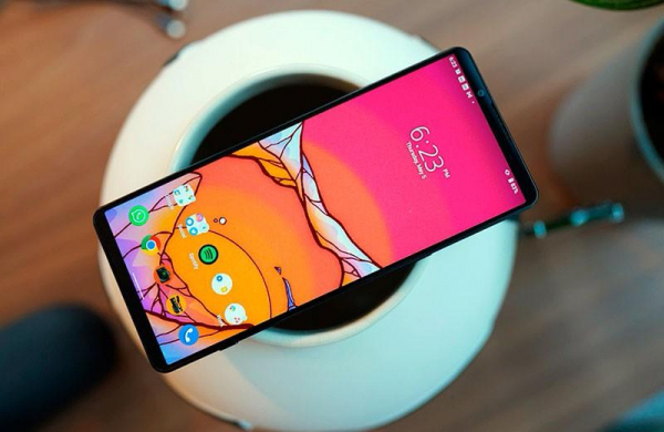 Обзор Sony Xperia 1 IV: флагманского смартфона и революционного камерофона