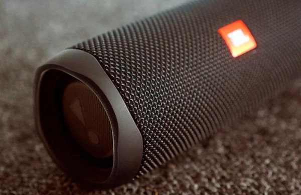 Обзор JBL Flip 5: обновлённая портативная Bluetooth-колонка без излишеств