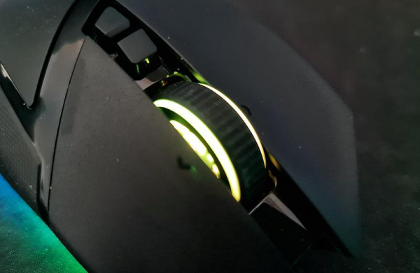 Обзор Razer Basilisk V3: надёжная игровая мышь с оригинальным колесом прокрутки