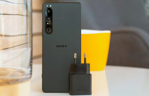 Обзор Sony Xperia 1 IV: флагманского смартфона и революционного камерофона