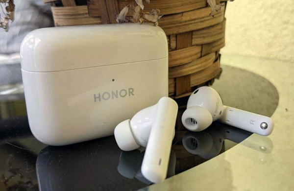 Обзор HONOR Earbuds 2 Lite: хороших и автономных наушников по бюджетной цене