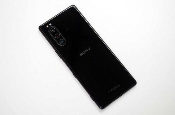 Обзор Sony Xperia 5: телефон с лучшей карманной камерой