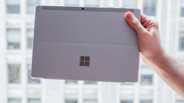 Дешевле и меньше. Surface 3 выходит в мае