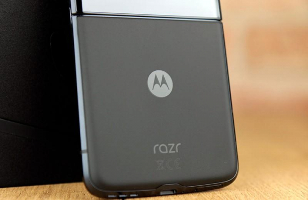 Обзор Motorola Razr 2022: смартфона с духом культовых раскладушек из прошлого