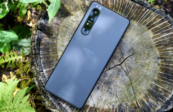 Обзор Sony Xperia 1 III: дорогого и вызывающего недоумение смартфона