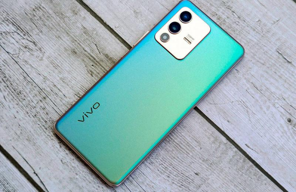 Обзор Vivo V23 Pro: смартфон с премиальным дизайном и селфи камерой