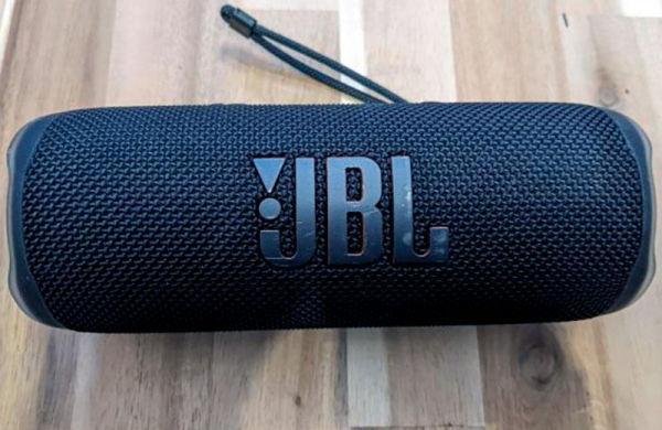 Обзор JBL Flip 6: портативной колонки с небольшими и важными обновлениями