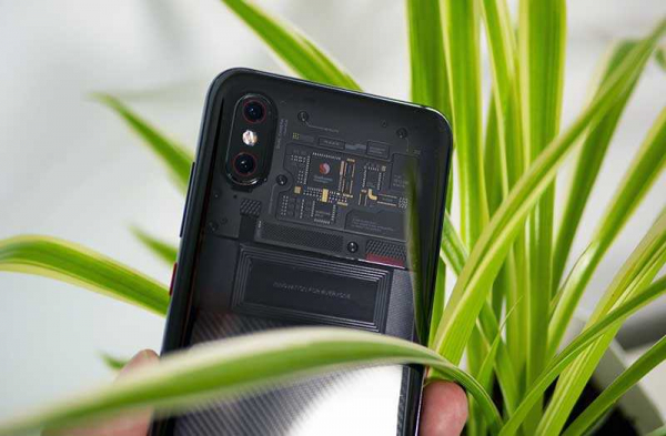 Обзор Xiaomi Mi 8 Pro: мощный и прозрачный смартфон