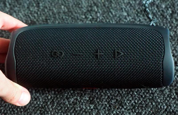 Обзор JBL Flip 5: обновлённая портативная Bluetooth-колонка без излишеств