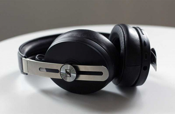 Обзор Sennheiser Momentum III: лучший звук в ритме потребностей