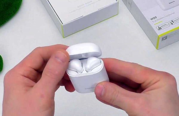 Обзор Baseus W09 TWS: бюджетных беспроводных наушников типа AirPods