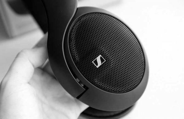 Обзор Sennheiser HD 560S: комфортных проводных наушников с качественным звуком