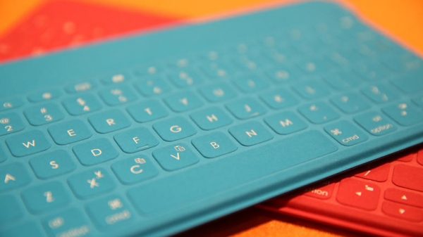 Logitech Keys to Go. Клавиатура для iPad