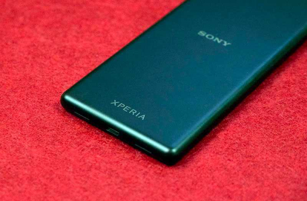 Обзор Sony Xperia L4: морально устаревшего смартфона