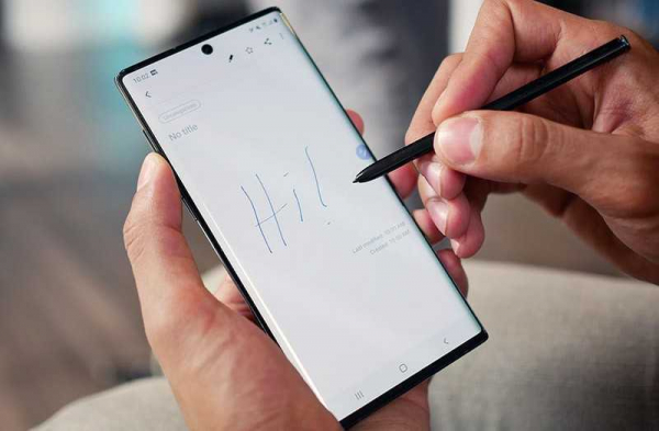 Первый обзор Samsung Galaxy Note 10: меньший смартфон с широкими возможностями